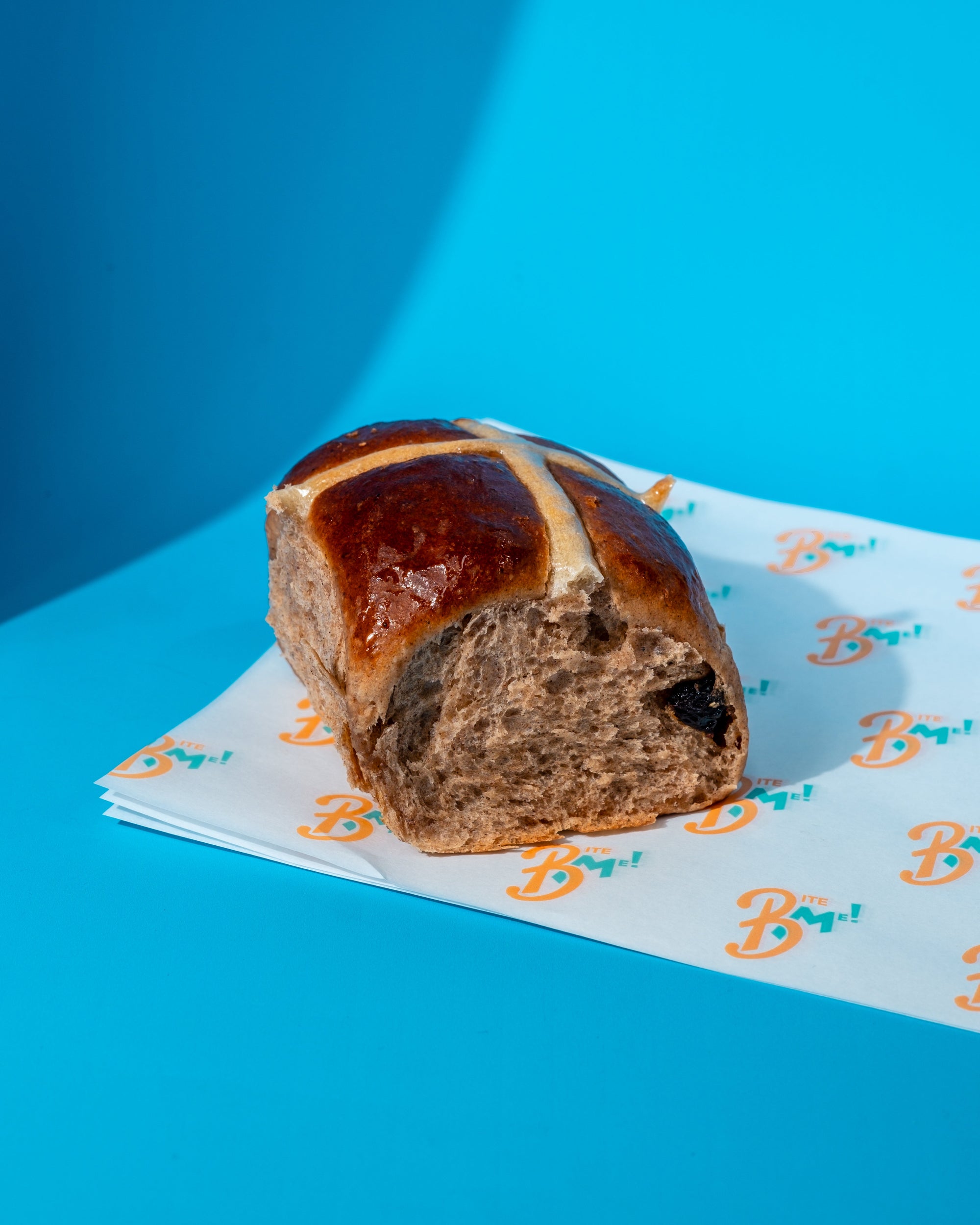 6 pack Fresh baked hot cross buns